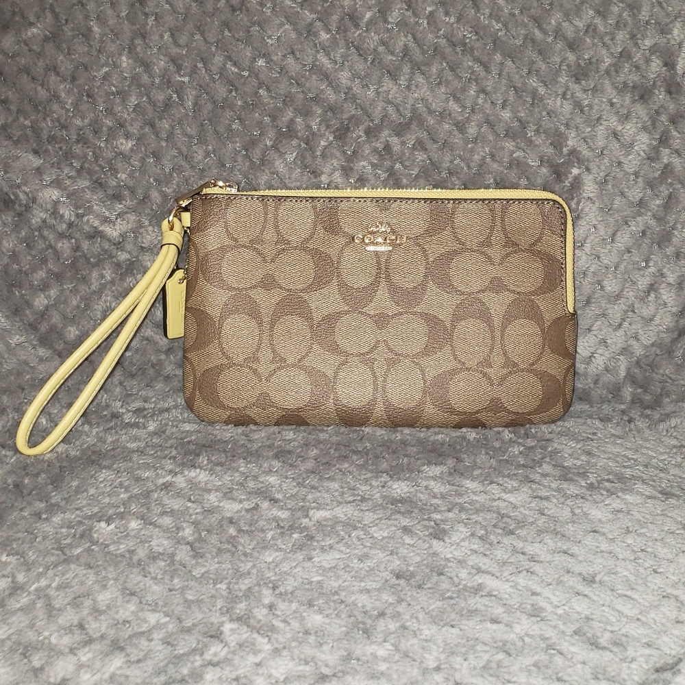 BNWT Coach Double Zip Wristlet